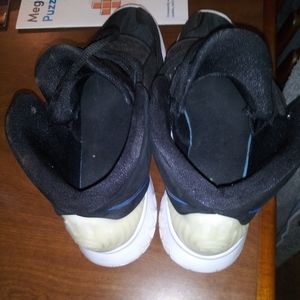 Mens Kyrie 6 basketball shoes